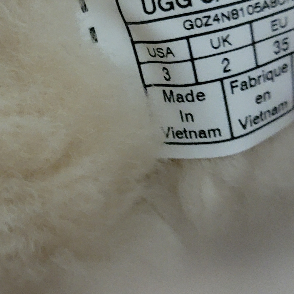 Uggs Chesnut outline fur trim boots